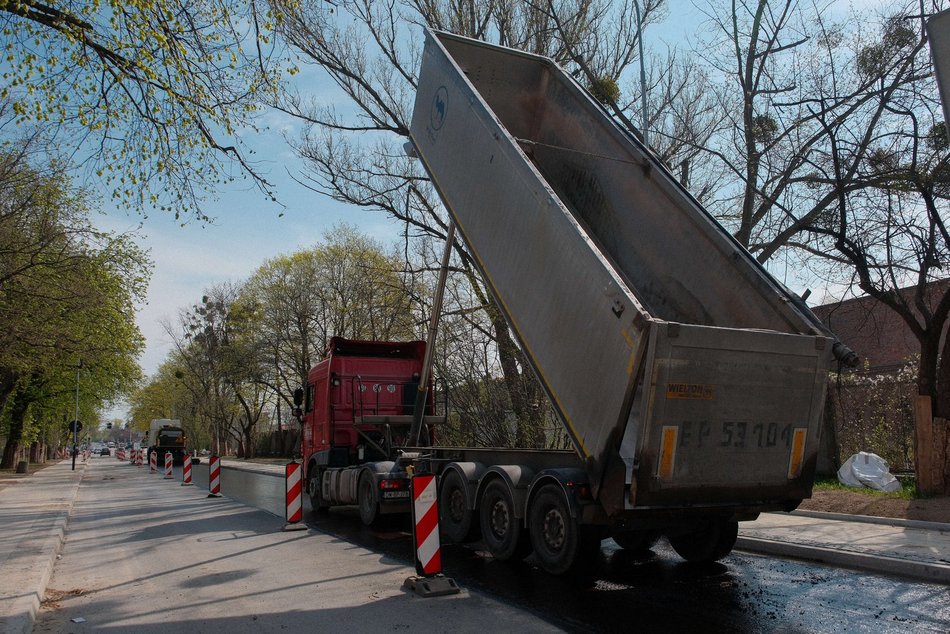 Łódź. Remont Tymienieckiego w Łodzi. Jest już nowa jezdnia i chodniki