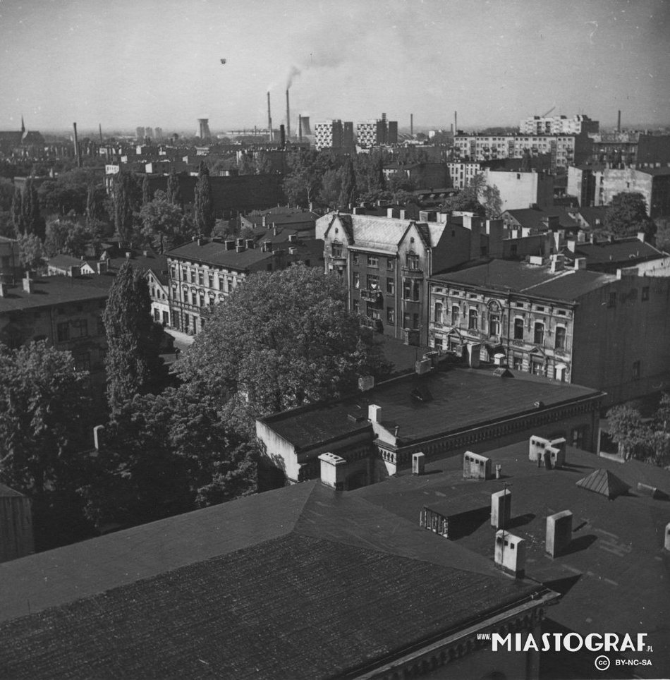 Widok z kościoła św. Jana (ul. Sienkiewicza 60) na zabudowę ul. Sienkiewicza