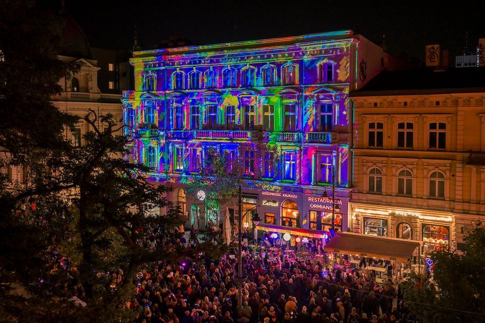 Łódź. Miliony świateł na Piotrkowskiej! Light Move Festival 2025 Łódź z lotu ptaka