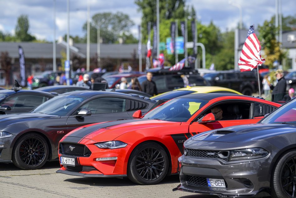 Ale auta pod Atlas Areną w Łodzi. Europejski zlot aut sportowych