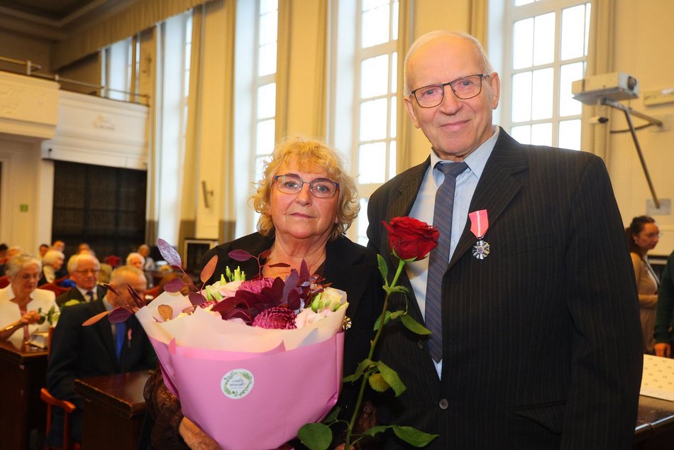 Łódź. Medale za długoletnie pożycie małżeńskie. Rekordziści są razem od 66 lat!