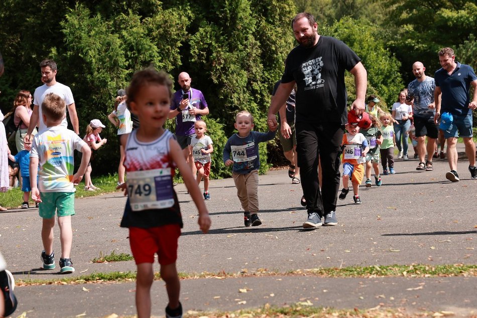Łódź. Botaniczna Piątka w Ogrodzie Botanicznym w Łodzi. Biegowe emocje i pozytywna energia