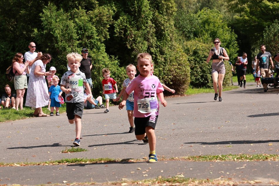 Łódź. Botaniczna Piątka w Ogrodzie Botanicznym w Łodzi. Biegowe emocje i pozytywna energia