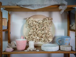 Monika Koprowska z Łodzi. Łączy w swojej pracy miłość do rękodzieła, natury, miasta i ludzi