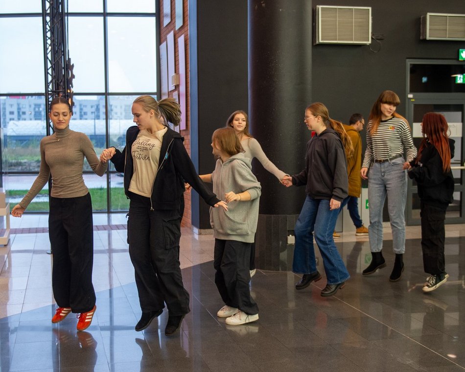 EC1 Łódź - belgijkę tańczą licealiści z II LO, III LO i XI LO