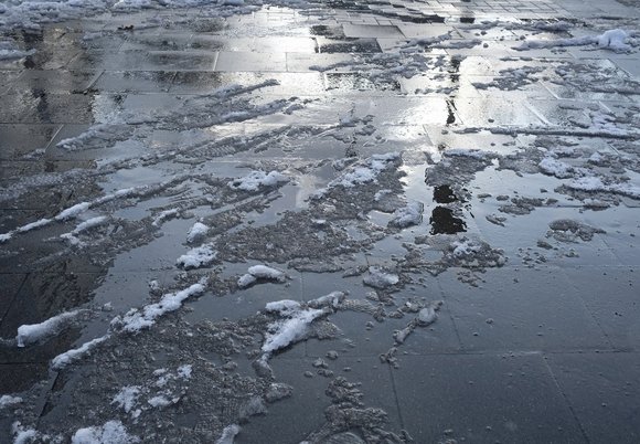Przygotuj się na gołoledź w Łodzi. Kiedy spodziewać się marznących opadów?