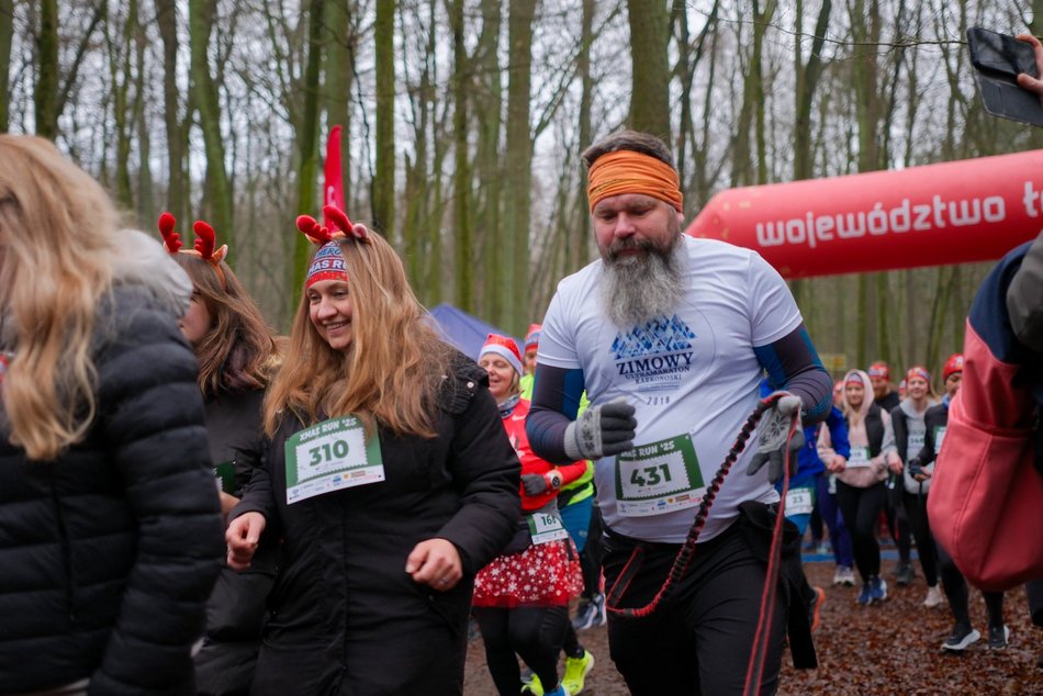 Xmas Run 2025 w Łagiewnikach w Łodzi. Odszukaj się w galerii