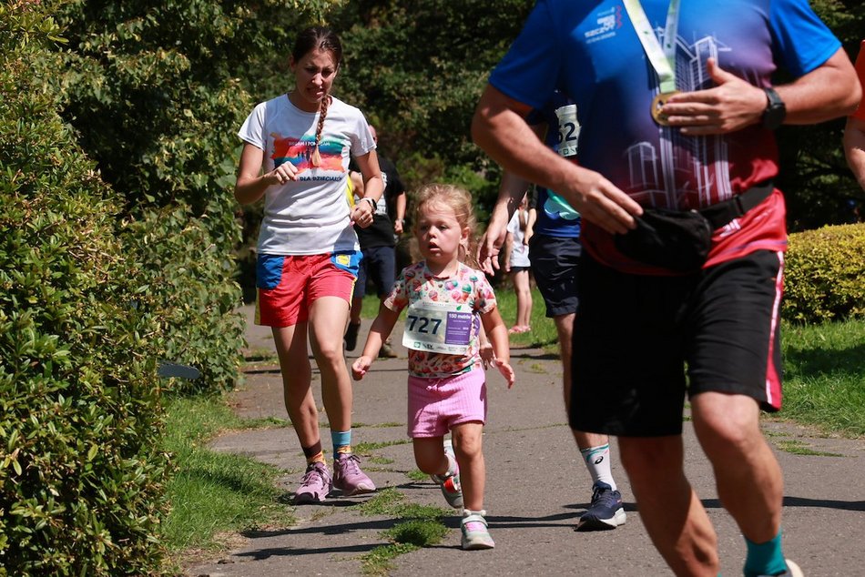 Łódź. Botaniczna Piątka w Ogrodzie Botanicznym w Łodzi. Biegowe emocje i pozytywna energia