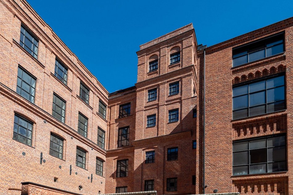 Łódź. Metamorfoza przy placu Komuny Paryskiej w Łodzi. Zabytek z XIX wieku odzyska dawny blask