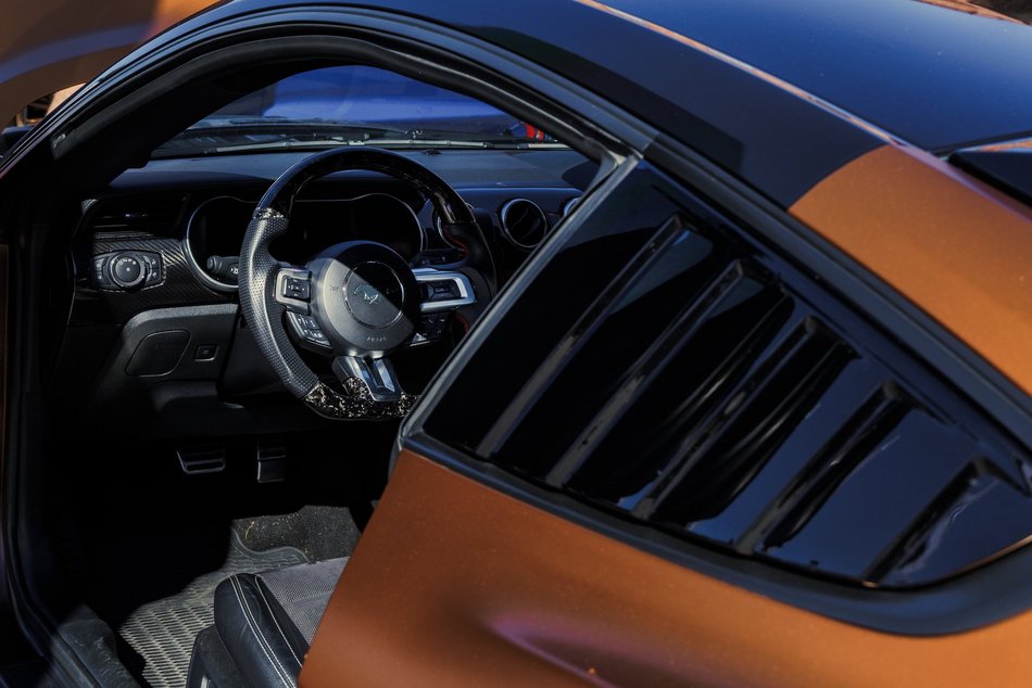 Łódź. Zlot amerykańskich samochodów w Łodzi. Prawdziwe perły motoryzacji