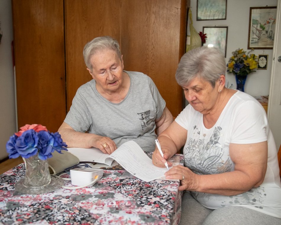 Łódź. Bądź jak pani Liliana i pomagaj sąsiadom! Skorzystaj z programu usług sąsiedzkich MOPS w Łodzi
