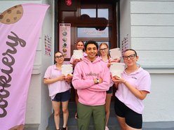 Łódź. Cukiernia, która szturmem podbiła podniebienia łodzian. Co zjemy w Cookiery?