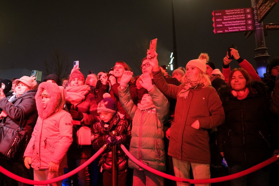 Tłumy na otwarciu Jarmarku Bożonarodzeniowego w Łodzi. Byłeś/aś? Znajdź się na zdjęciach!