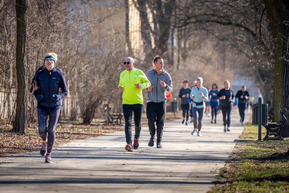 Łódź. Parkrun w Parku Poniatowskiego w Łodzi. Brałeś udział w biegu? Znajdź się na zdjęciach!