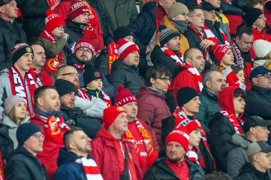 Łódź. Kibice na meczu Widzew Łódź - Lech Poznań. Byłeś/aś? Znajdź się w galerii!