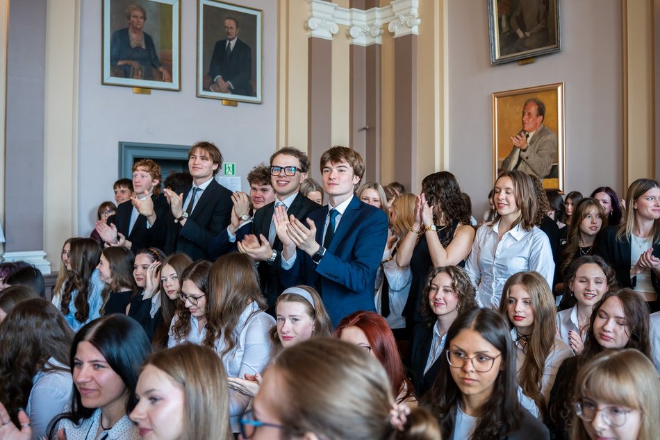 Łódź. Zakończenie roku szkolnego w III Liceum Ogólnokształcącym w Łodzi