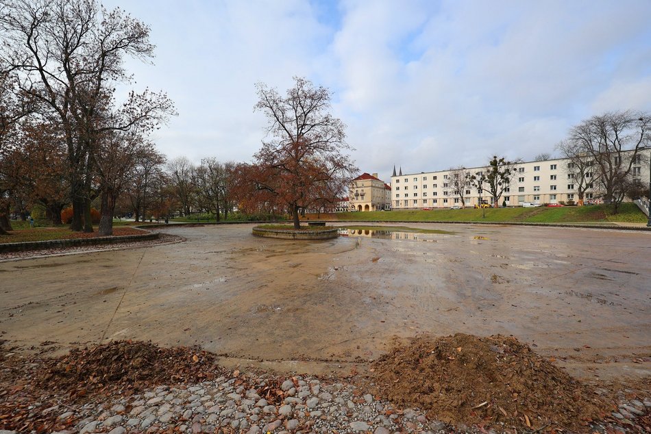 Parki w Łodzi. Spuszczanie wody ze stawów