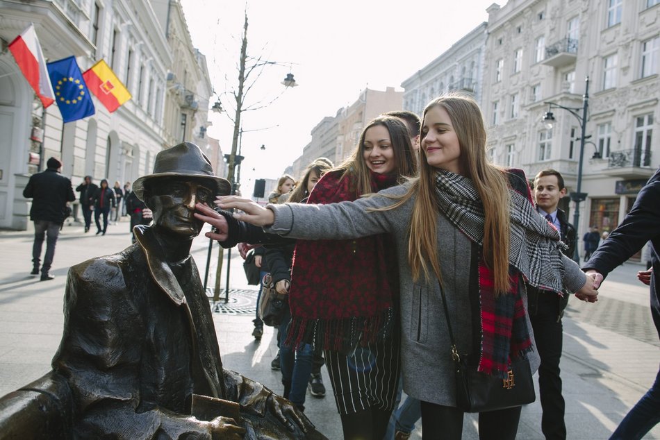 Polonez maturzystów na Piotrkowskiej