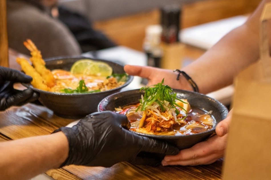 Nowe sklepy, siłownia i restauracje na Dąbrowie w Łodzi