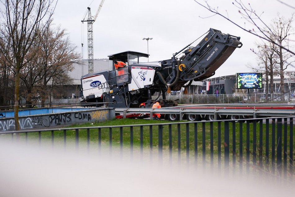 Łódź. Wymiana asfaltu na Bandurskiego
