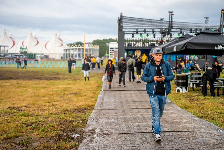 Łódź. Audioriver 2025 w Łodzi wystartował! Na Łódzkie Błonia docierają pierwsi festiwalowicze [ZDJĘCIA]