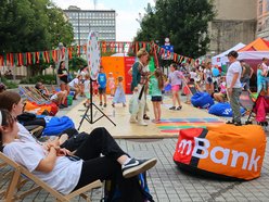Megazabawa w strefie mBanku z okazji 602. Urodzin Łodzi. Pasaż Schillera zaprasza