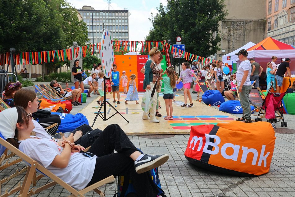 Megazabawa w strefie mBanku z okazji 602. Urodzin Łodzi. Pasaż Schillera zaprasza