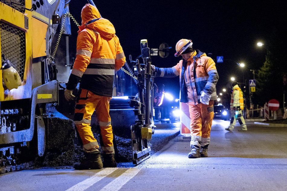 Łódź. Nocne prace w Nowosolnej