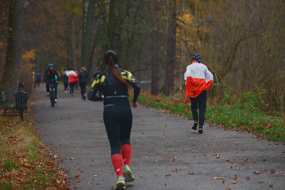 Łódź. Bieg Niepodległości w parku Julianowskim