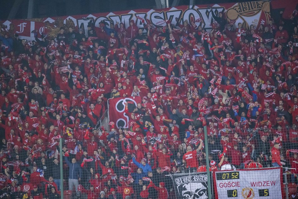 Kibice na meczu Widzewa Łódź z Koroną Kielce