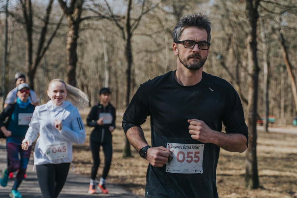 Łódź. Biegowy Dzień Kobiet 2026 w Parku na Zdrowiu w Łodzi. Odszukaj się na zdjęciach!