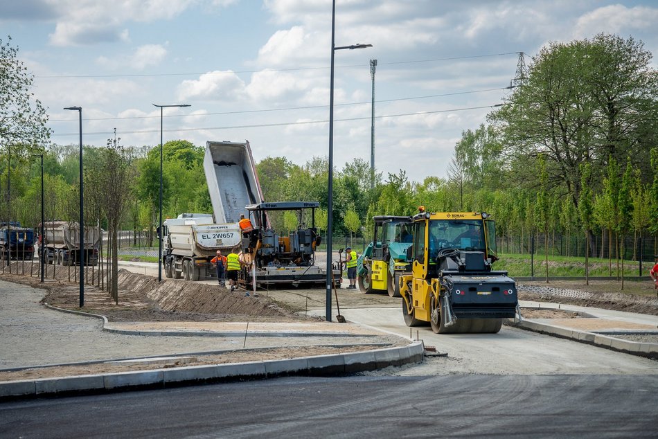 Łódź. Remont Kaczeńcowej w Łodzi. Kiedy będzie nowy asfalt i jakie są plany prac na Teofilowie?