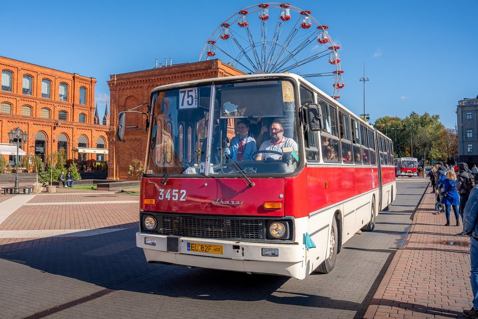 Wielka parada autobusów przejechała ulicami Łodzi