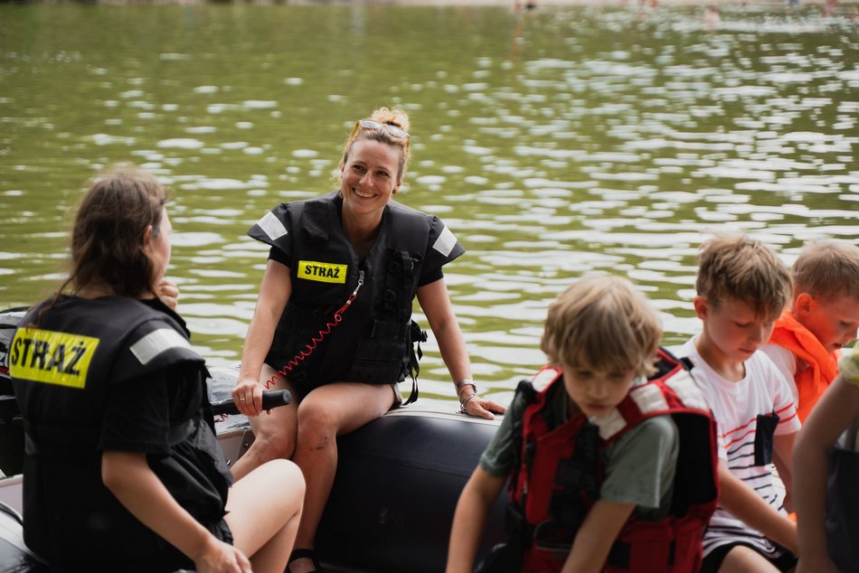 Chill na pikniku w Arturówku z okazji 602. Urodzin Łodzi. Alpaki, dmuchańce i bańki mydlane