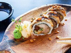 Sushi na talerzu serwowane w najlepszych restauracjach w Łodzi