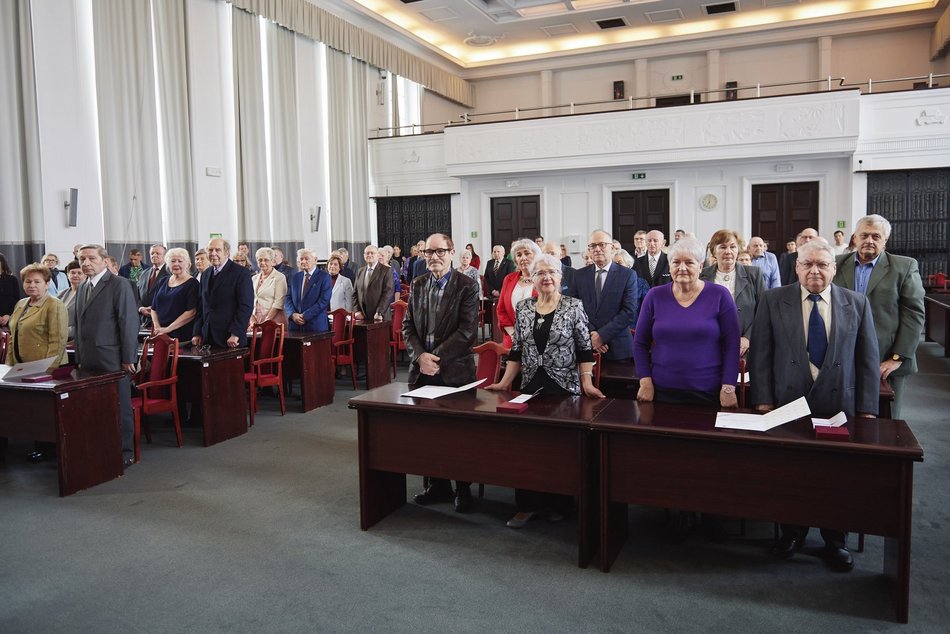 Uroczystość wręczenia medali z okazji długiego pożycia małżeńskiego