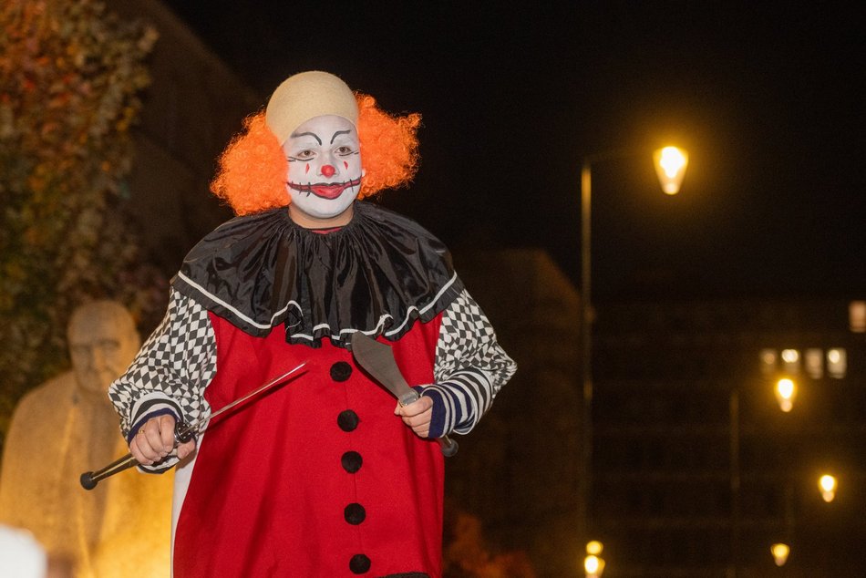 Łódź. Halloweenowa parada przeszła Piotrkowską w Łodzi. Tłumy duchów, czarownic i zombie!