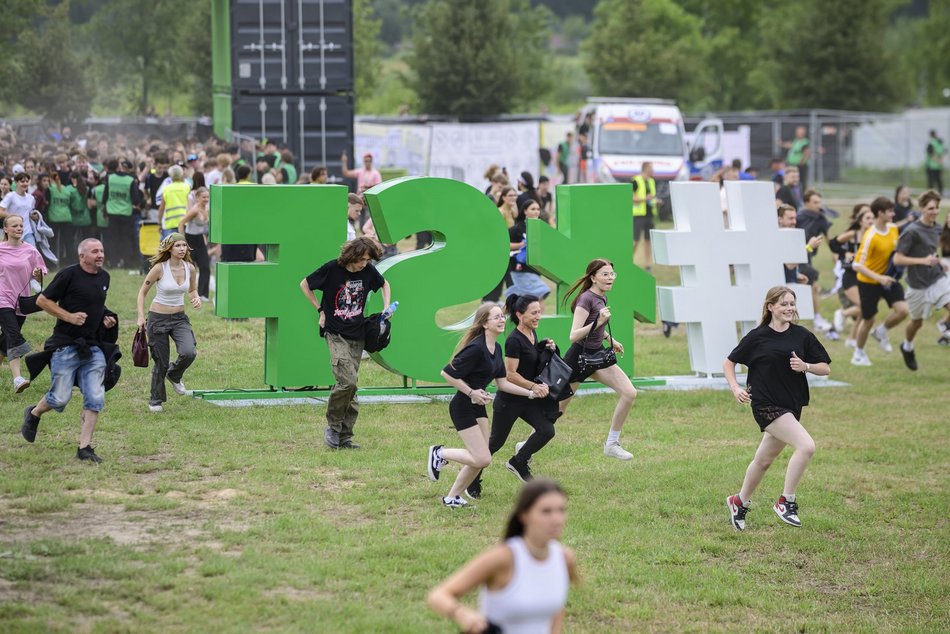 Łódź Summer Festival 2025 wystartował! Otwarcie bram i tłumy biegnące pod scenę!