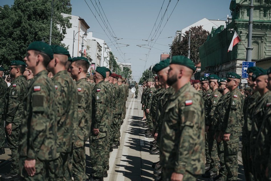 Łódź. Święto Wojska Polskiego w Łodzi. Wielka parada, piknik, rekonstrukcje historyczne