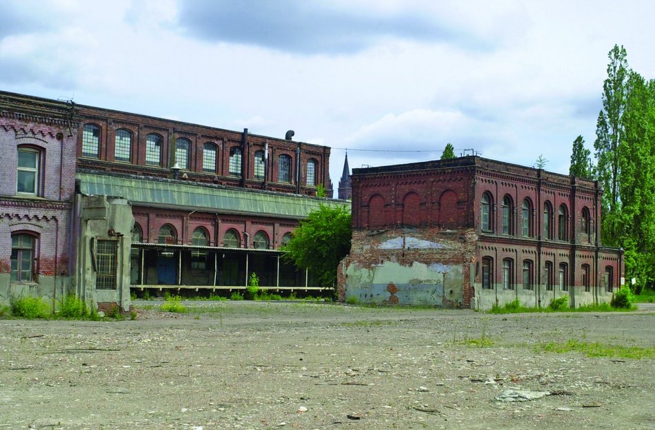 Manufaktura przed i po rewitalizacji