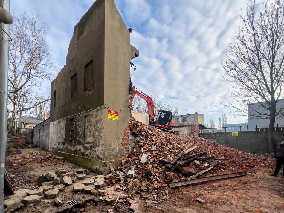 Po tych budynkach nie ma już śladu! W 2024 roku wyburzono w Łodzi prawie 150 obiektów