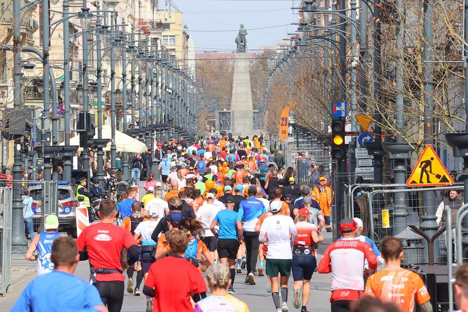 Łódź. DOZ Maraton Łódź 2026. Brałeś udział w biegu? Odszukaj się w galerii i zapisz na pamiątkę!