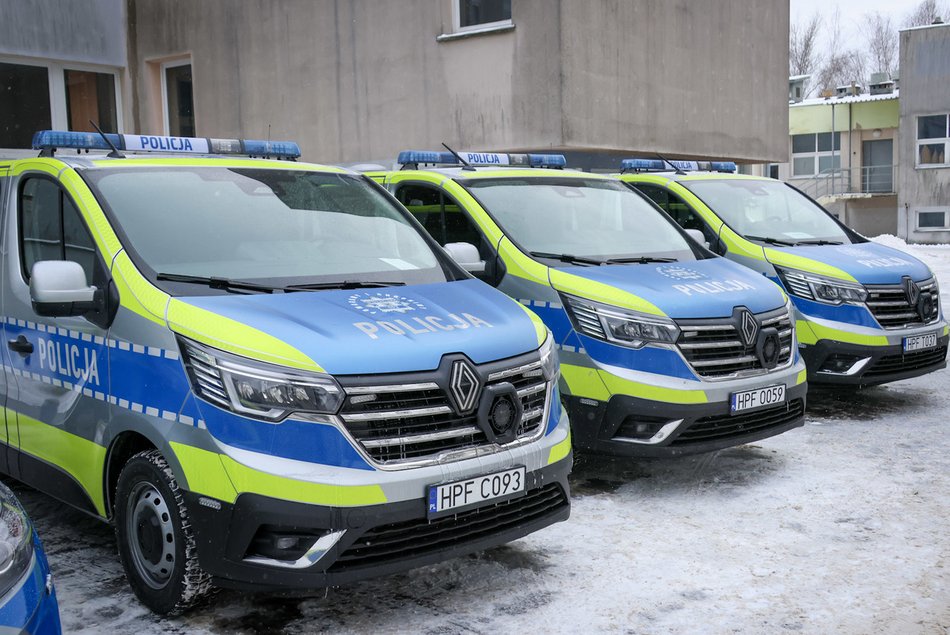 Łódź. Policja w Łodzi powiększa swoje szeregi i flotę! Aż 129 nowych funkcjonariuszy oraz 46 radiowozów