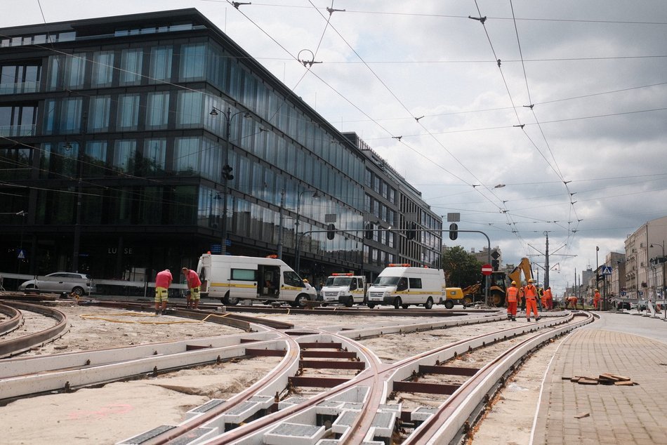 Remont torowiska na Zachodniej w Łodzi. Zobacz, jak pracują torowcy!