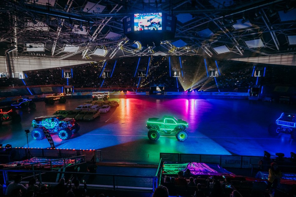 Świecące w ciemności Monster Trucki w Atlas Arenie