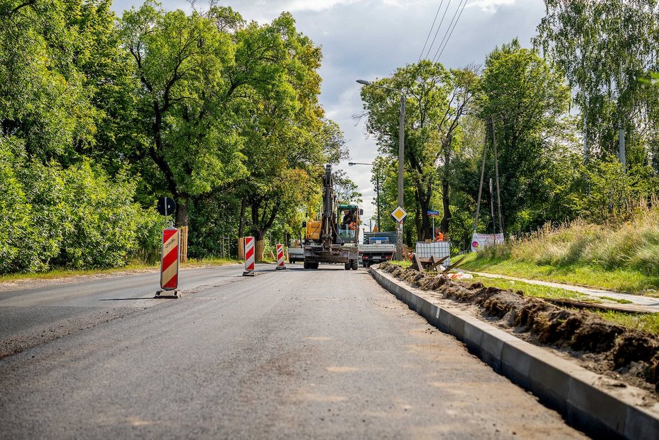 Remont Brzezińskiej w Łodzi. Jak idą prace na drodze do Nowosolnej?