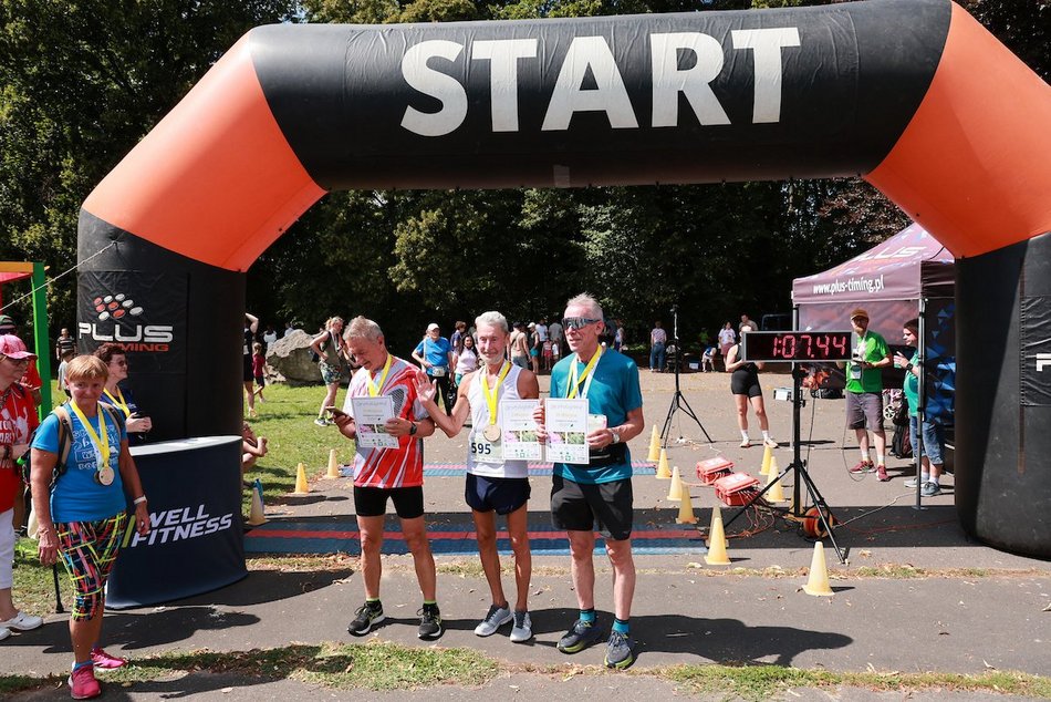 Łódź. Botaniczna Piątka w Ogrodzie Botanicznym w Łodzi. Biegowe emocje i pozytywna energia