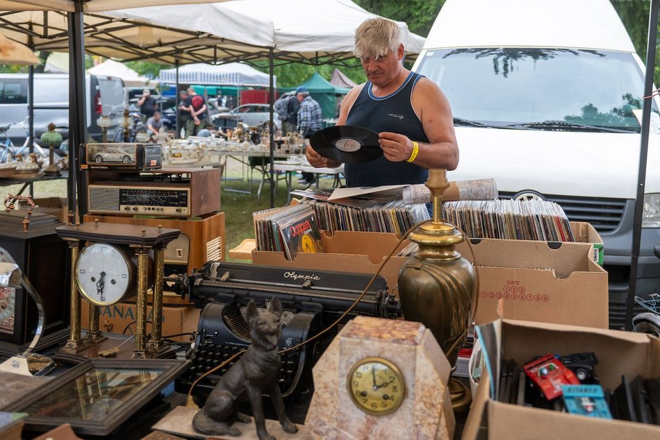 Łódź. Moto Weteran Bazar w Łodzi. Prawdziwy raj dla kolekcjonerów zabytkowych pojazdów