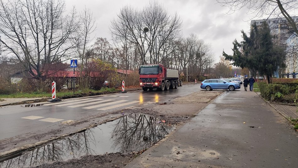 Łódź. Remont Bartoka. Będzie nowa nawierzchnia, chodniki i miejsca parkingowe