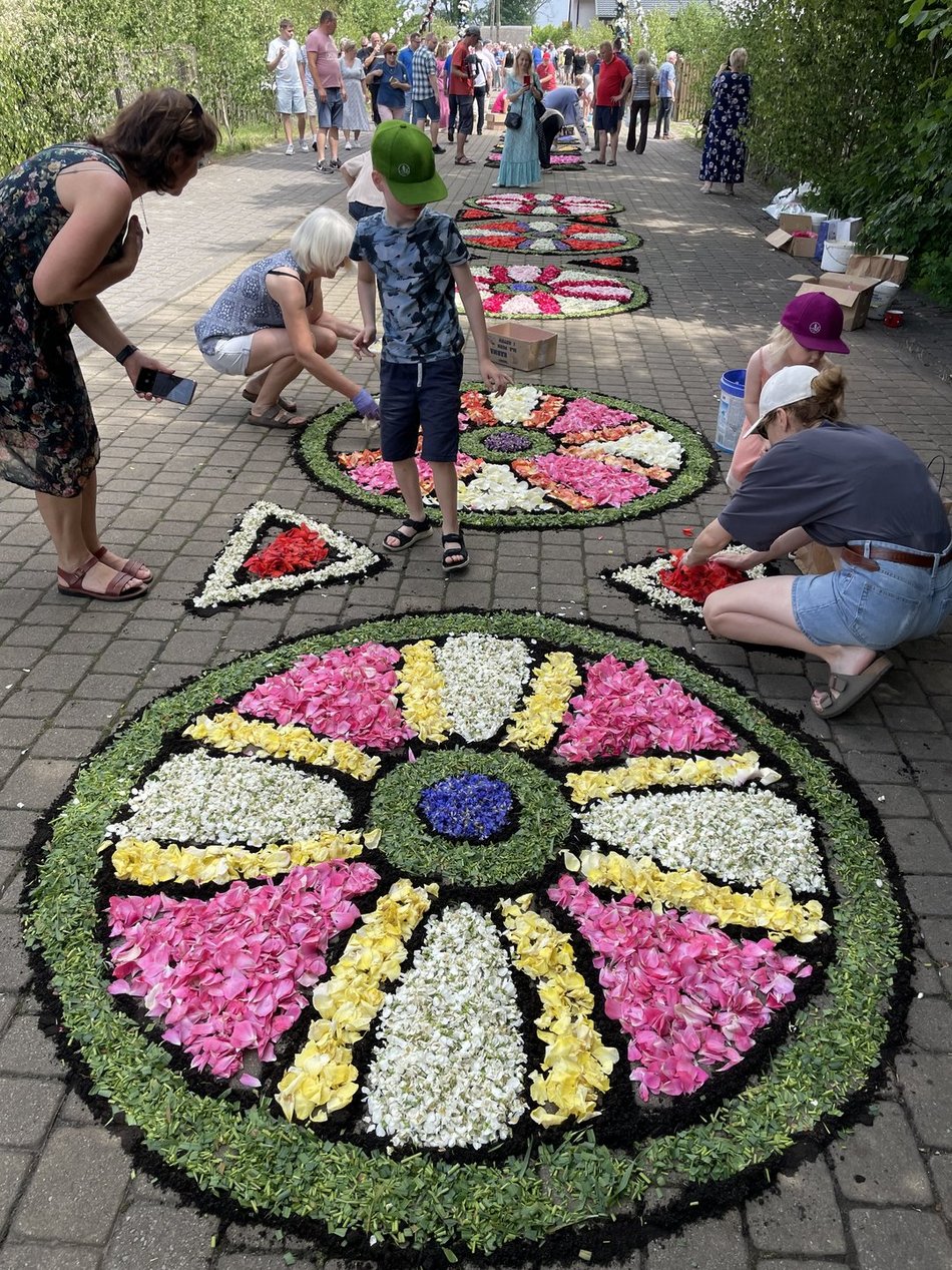 Kwiatowe dywany w Spycimierzu